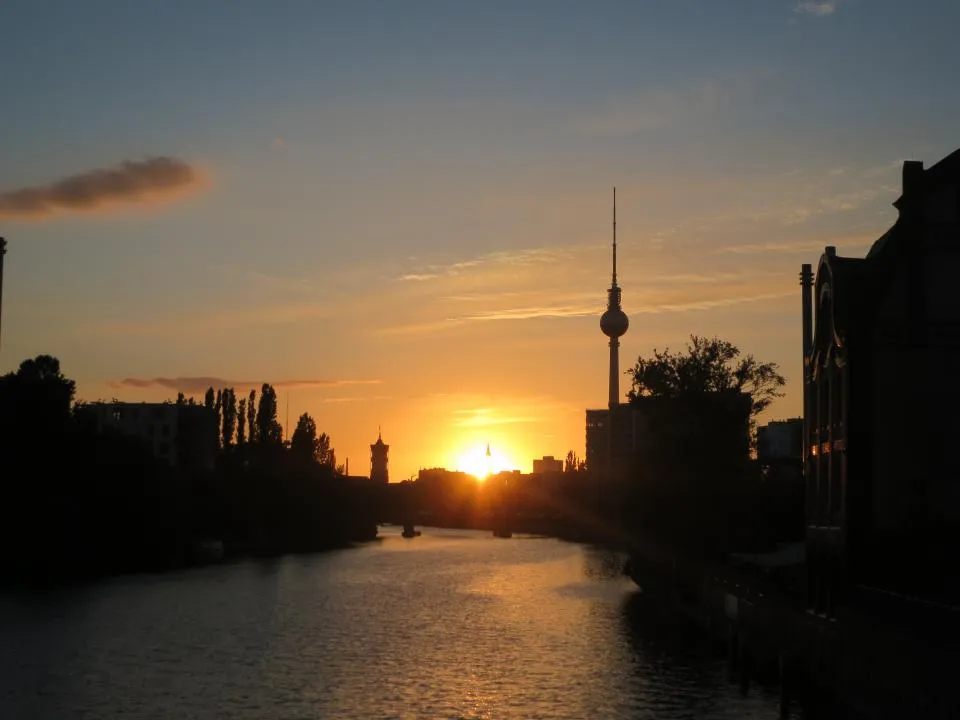 Berlin am Abend, Fernsehturm und Spree